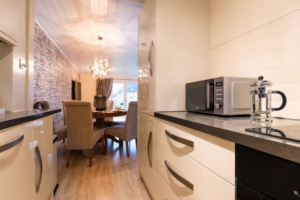 Luxury 3 Bed Home By The Lake South Cerney Extérieur photo